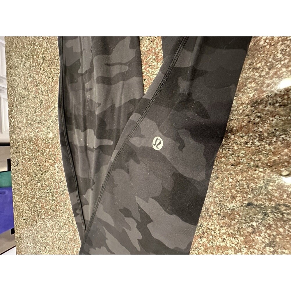 Lululemon Base Pace High-Rise Tight 28" *Brushed Nulux Camo Deep Coal Size 6 - Picture 10 of 12